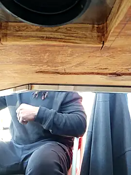 Snapshot of Gotabodiee chatting on 10/27/25, 12:42 Gotabodiee online show from 10/27/25, 12:42