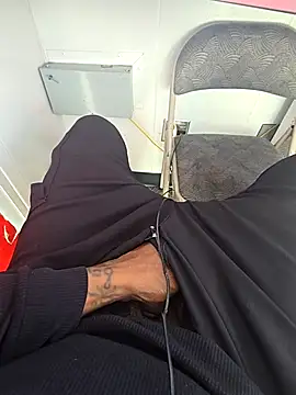 Snapshot of Gotabodiee chatting on 11/27/25, 01:46 Gotabodiee online show from 11/27/25, 01:46