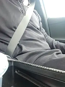 Snapshot of Gotabodiee chatting on 12/14/25, 03:28 Gotabodiee online show from 12/14/25, 03:28