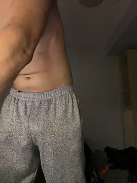 Snapshot of njariwala6 chatting on 10/26/25, 10:47 njariwala6 online show from 10/26/25, 10:47