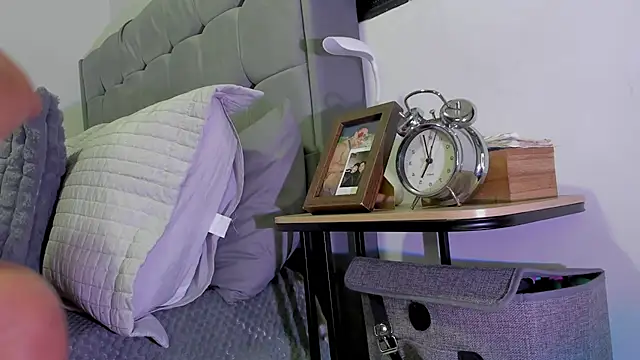 boys blackandwhite online show from 09/18/25, 10:56