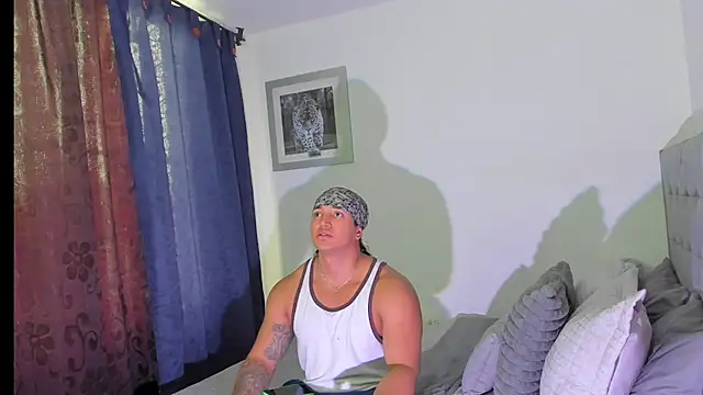 boys blackandwhite online show from 11/30/25, 09:41