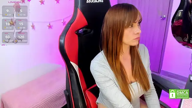 Snapshot of LindaSilverstone chatting on 09/09/25, 01:05 LindaSilverstone online show from 09/09/25, 01:05