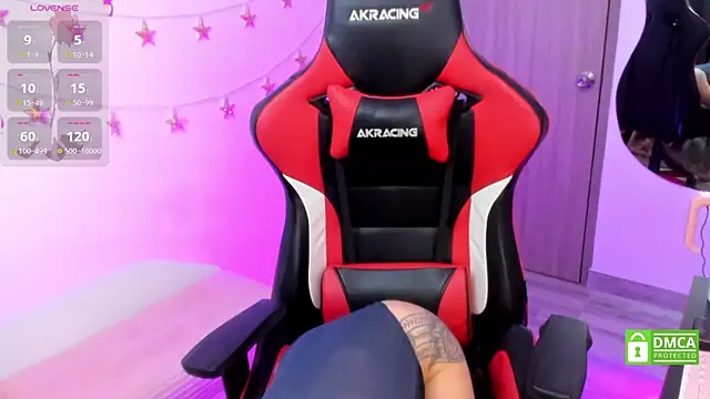 Snapshot of LindaSilverstone chatting on 09/24/25, 05:27 LindaSilverstone online show from 09/24/25, 05:27