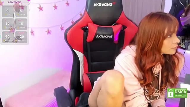 Snapshot of LindaSilverstone chatting on 10/15/25, 12:00 LindaSilverstone online show from 10/15/25, 12:00