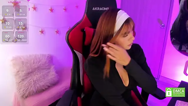 Snapshot of LindaSilverstone chatting on 03/26/26, 08:25 LindaSilverstone online show from 03/26/26, 08:25