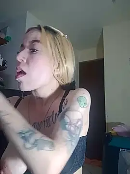 sara crushx online show from 03/21/25, 07:33