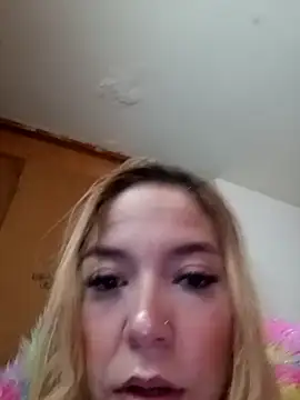 sara crushx online show from 09/15/25, 11:32