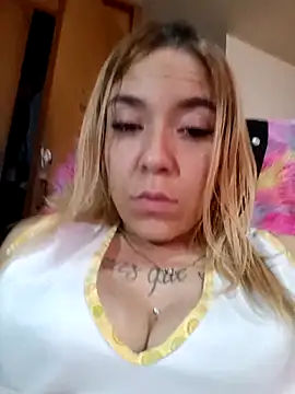 sara crushx online show from 10/14/25, 07:47