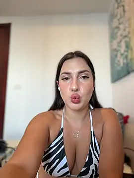 Snapshot of AleksandraRich chatting on 12/23/25, 01:14 AleksandraRich online show from 12/23/25, 01:14