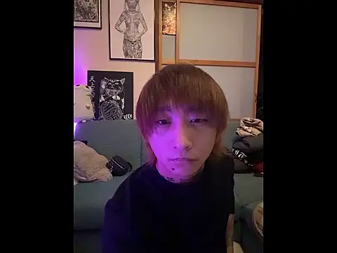 Snapshot of ryokunero chatting on 11/12/25, 07:09 ryokunero online show from 11/12/25, 07:09