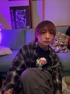 Snapshot of ryokunero chatting on 11/29/25, 01:47 ryokunero online show from 11/29/25, 01:47