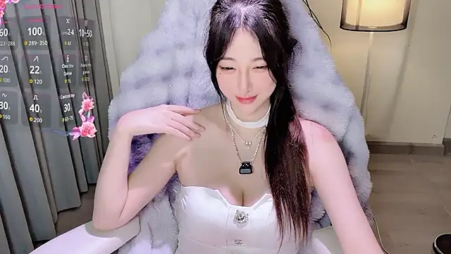 Snapshot of Audrey-12 chatting on 01/31/26, 07:11 Audrey-12 online show from 01/31/26, 07:11