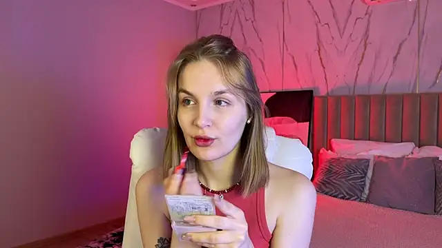  Vikky Moon  online show from 10/04/25, 12:41