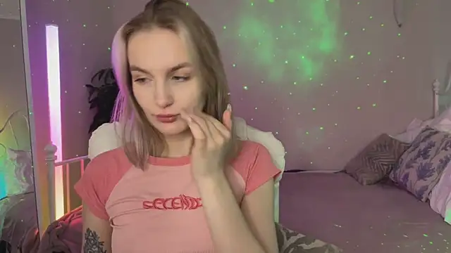  Vikky Moon  online show from 05/18/26, 12:51