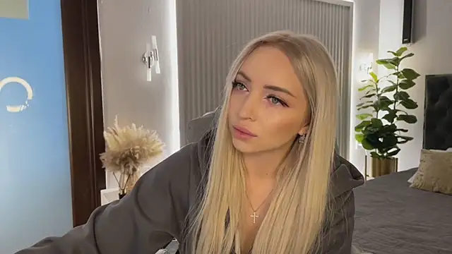 OhMyEmma online show from 04/13/26, 01:11