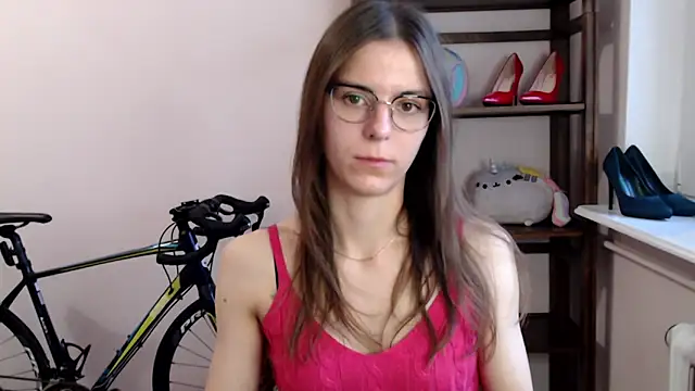 Snapshot of love_megi chatting on 12/14/25, 07:36 love megi online show from 12/14/25, 07:36