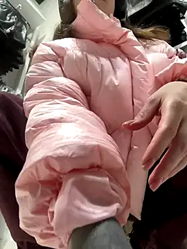 Snapshot of Bella_Gloria chatting on 11/26/25, 09:21 Bella Gloria online show from 11/26/25, 09:21