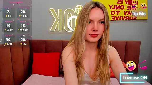 Snapshot of EvelineAmore chatting on 03/24/26, 01:54 EvelineAmore online show from 03/24/26, 01:54