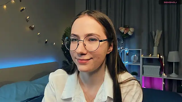 Kira mindnes online show from 03/09/25, 08:42