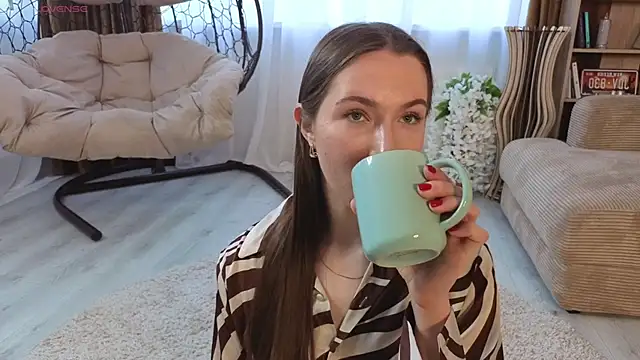 Kira mindnes online show from 11/06/25, 06:03