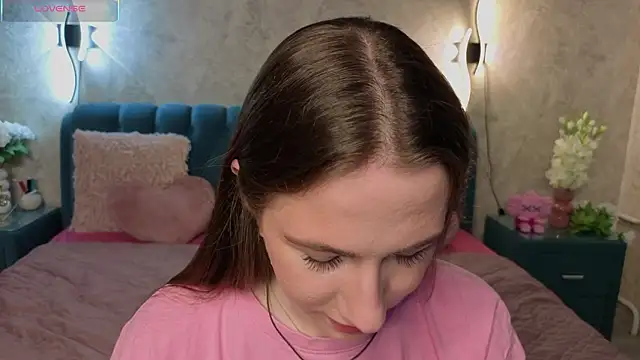 Kira mindnes online show from 03/02/26, 05:52