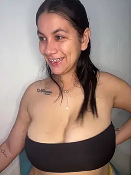 Snapshot of roldanmary chatting on 03/21/26, 04:17 roldanmary online show from 03/21/26, 04:17