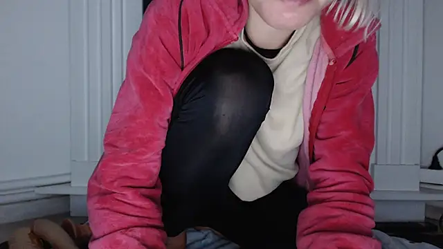 ElssaRush online show from 10/19/25, 04:02