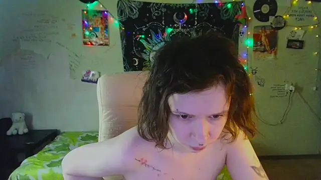 Snapshot of Lil_foxxx chatting on 03/06/26, 05:37 Lil foxxx online show from 03/06/26, 05:37