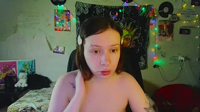 Snapshot of Lil_foxxx chatting on 03/27/26, 01:00 Lil foxxx online show from 03/27/26, 01:00