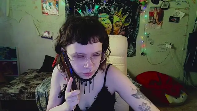 Snapshot of Lil_foxxx chatting on 07/10/26, 12:19 Lil foxxx online show from 07/10/26, 12:19