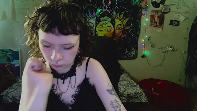 Snapshot of Lil_foxxx chatting on 07/18/26, 07:34 Lil foxxx online show from 07/18/26, 07:34