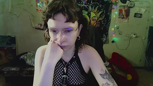 Snapshot of Lil_foxxx chatting on 07/27/26, 09:38 Lil foxxx online show from 07/27/26, 09:38