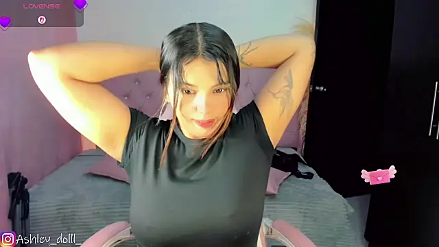 Snapshot of Ashley_dolll chatting on 05/11/26, 09:01 Ashley dolll online show from 05/11/26, 09:01