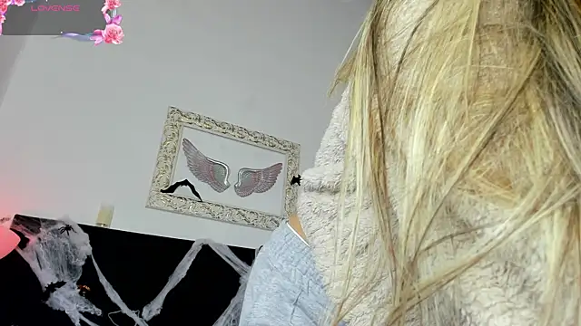 Lola Blondie online show from 10/08/25, 12:14