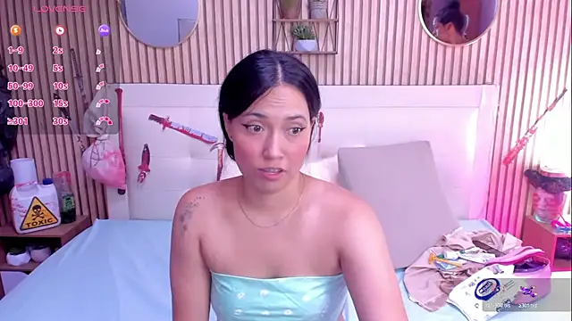 Snapshot of _LiilyWong chatting on 10/23/25, 03:22 LiilyWong online show from 10/23/25, 03:22