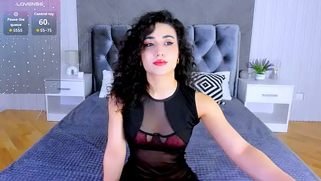 Snapshot of Maya_Rogerss chatting on 11/24/25, 02:28 Maya Rogerss online show from 11/24/25, 02:28