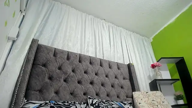 Snapshot of ANA-BULLOCK- chatting on 09/10/25, 12:16 ANA-BULLOCK- online show from 09/10/25, 12:16