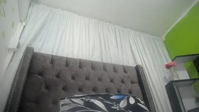 Snapshot of ANA-BULLOCK- chatting on 09/25/25, 12:20 ANA-BULLOCK- online show from 09/25/25, 12:20
