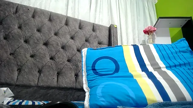 Snapshot of ANA-BULLOCK- chatting on 10/01/25, 12:11 ANA-BULLOCK- online show from 10/01/25, 12:11
