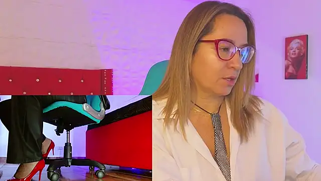 weet Evans    online show from 10/19/25, 03:07