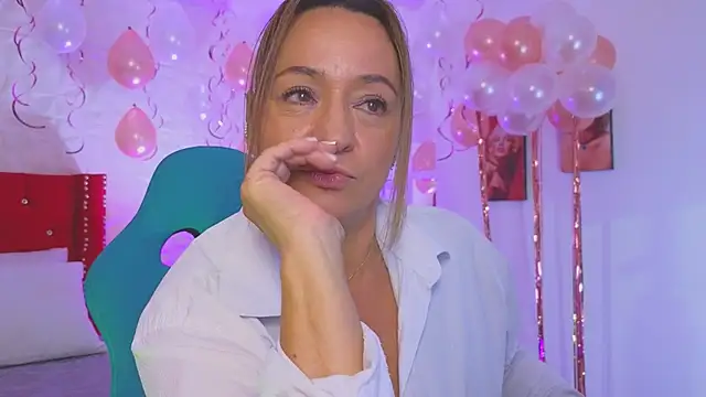 weet Evans    online show from 11/15/25, 02:53