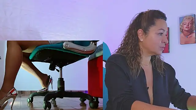 weet Evans    online show from 11/21/25, 03:05