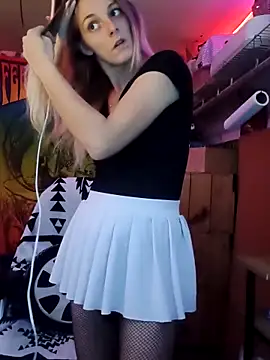 AlicePayne online show from 12/16/25, 04:17