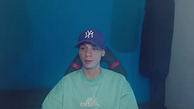 Snapshot of Burperking420_ chatting on 03/16/25, 12:12 Burperking420 online show from 03/16/25, 12:12