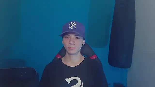 Snapshot of Burperking420_ chatting on 03/22/25, 04:15 Burperking420 online show from 03/22/25, 04:15