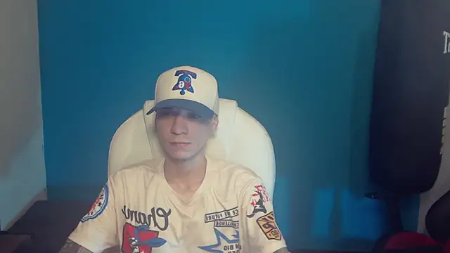 Snapshot of Burperking420_ chatting on 10/19/25, 07:36 Burperking420 online show from 10/19/25, 07:36