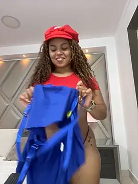 AlesiaCooper online show from 11/22/25, 08:19