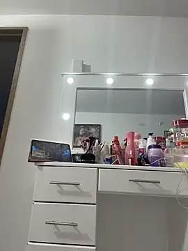 Snapshot of AlesiaCooper chatting on 03/20/26, 12:37 AlesiaCooper online show from 03/20/26, 12:37