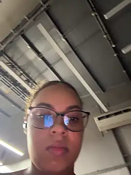 Snapshot of AlesiaCooper chatting on 04/11/26, 03:11 AlesiaCooper online show from 04/11/26, 03:11